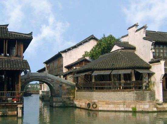 从2003年开始,启动重点项目乌镇古镇保护二期工程(西栅景区),投入
