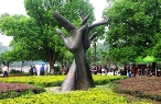 共创和平雕像